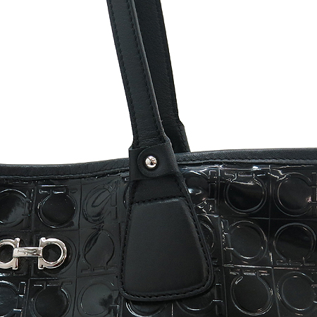 Ferragamo(��󰡸�) 21 B475 ���� ������ ��ġ�� �ΰ� PVC ���� ����� �̹���4 - ���̺��� �߰���ǰ