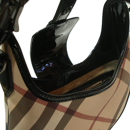 Burberry(������) 3459905 ���� ��� üũ PVC ������ Ʈ���� �̴� ȣ�� ����� [�ϻ����] �̹���4 - ���̺��� �߰���ǰ