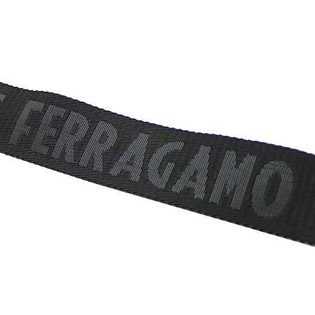 Ferragamo(��󰡸�) 24 8800 ��ġ�� �ΰ� ���� PVC ũ�ν��� �̹���5 - ���̺��� �߰���ǰ