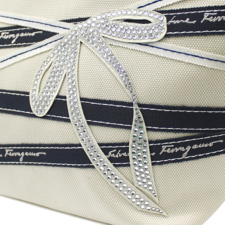 Ferragamo(��󰡸�) 21-C457 ���� �ٶ� ��� ���̺��� ĵ���� ���� ����� �̹���4 - ���̺��� �߰���ǰ