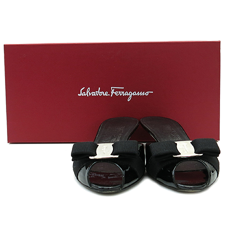 Ferragamo(��󰡸�) RIBERIA ���� ���̴�Ʈ ���� �ٶ� ��� ������ ���� �̹���2 - ���̺��� �߰���ǰ