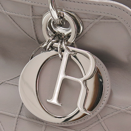 Dior(ũ����î���) M1301PGCA M900 ���� ����Ų �׶��� ��Ʈ�� + ��� ��Ʈ�� �̹���4 - ���̺��� �߰���ǰ