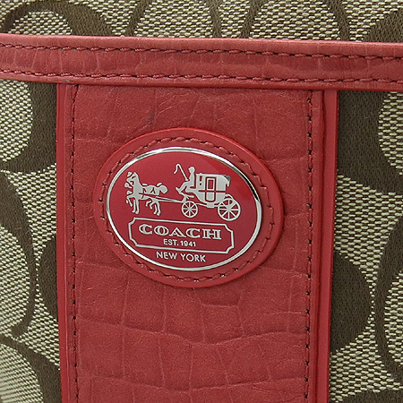 Coach(��ġ) �ñ׳�ó �ڰ��� ũ���ʹ��� ���� ���� Ʈ���� ũ�ν��� �̹���4 - ���̺��� �߰���ǰ
