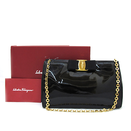 Ferragamo(��󰡸�) 22 B047 ���� ���� ���̴�Ʈ ü�� Ŭ��ġ �� ����� [��õ ������] �̹���2 - ���̺��� �߰���ǰ