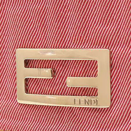 Fendi(���) 8M0219 ���� �ΰ� �к긯 Ŭ��ġ �� ������ �� ���� ũ�ν��� �̹���2 - ���̺��� �߰���ǰ