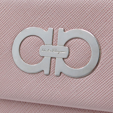 Ferragamo(��󰡸�) 22 7122 ���� ��ġ�� �ΰ� ��� 2�� ������ �̹���4 - ���̺��� �߰���ǰ
