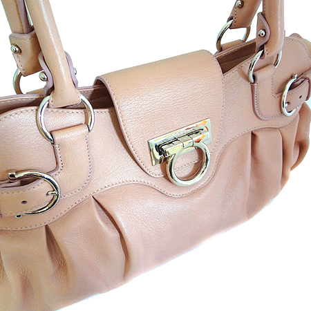 Ferragamo(��󰡸�) AU21-5370 ��ũ ���� ���� ��ġ�� ��� ����� [�ϻ����] �̹���4 - ���̺��� �߰���ǰ