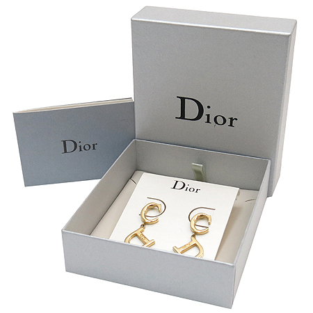Dior(ũ����î���) D68930 ���� CD�ΰ� �Ͱ��� �̹���2 - ���̺��� �߰���ǰ