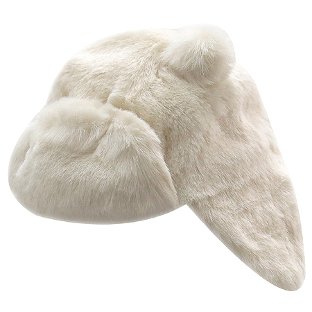 ��  ��������