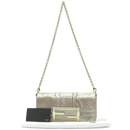 Fendi(���) 8BP046 ���� FF �ΰ� ��� ü�� ����� �� Ŭ��ġ�� �̹���2 - ���̺��� �߰���ǰ
