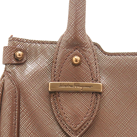 Ferragamo(��󰡸�) 21 A236 ����� �÷� ��Ʈ�� �̹���4 - ���̺��� �߰���ǰ