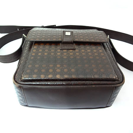 Ferragamo(��󰡸�) 24 6562 ��ġ�� �ΰ� ���� ���� ���� ũ�ν��� [�ϻ����] �̹���5 - ���̺��� �߰���ǰ