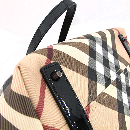 Burberry(������) �� ���üũ PVC ���� ����� + ���� �Ŀ�ġ [�̾��������] �̹���4 - ���̺��� �߰���ǰ