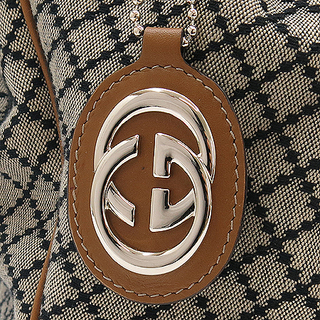 Gucci(����) 211944 GG�ΰ� �ڰ��� ��Ű ��Ʈ�� [��������] �̹���4 - ���̺��� �߰���ǰ