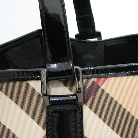 Burberry(������) 3489044 ��Ű �� ���üũ ���� ����� + ���� �Ŀ�ġ [��õ ������] �̹���4 - ���̺��� �߰���ǰ