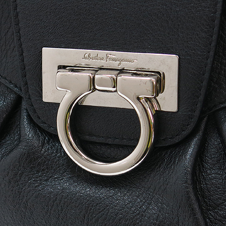 Ferragamo(��󰡸�) 21 7338 ���� ���� ���� ��ġ�� �ΰ� ��Ŭ ��� ��Ʈ�� �̹���3 - ���̺��� �߰���ǰ