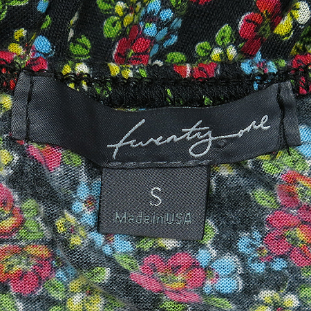 FOREVER21(������21) ���� ���ǽ� �̹���3 - ���̺��� �߰���ǰ