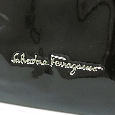 Ferragamo(��󰡸�) 21 B837 ���� �̴ϼ� �ΰ� ������ ��� ����� �ڵ� ��Ʈ�� ����� [�λ꼾�Һ���] �̹���5 - ���̺��� �߰���ǰ
