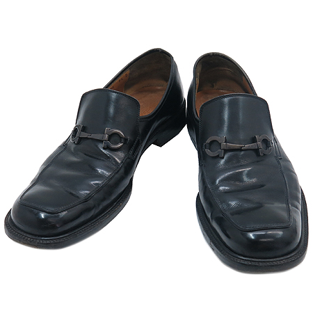 Ferragamo(󰡸) Ż ġ     