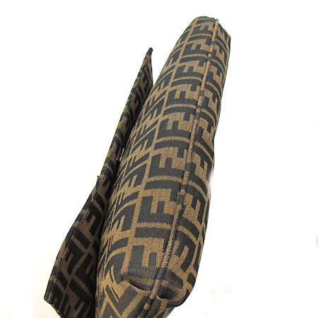 Fendi(���) 8BT163 ���� �ΰ� ��� FF�ΰ� �ڰ��� ��ī ��� �� ũ�ν��� [��õ ������] �̹���4 - ���̺��� �߰���ǰ
