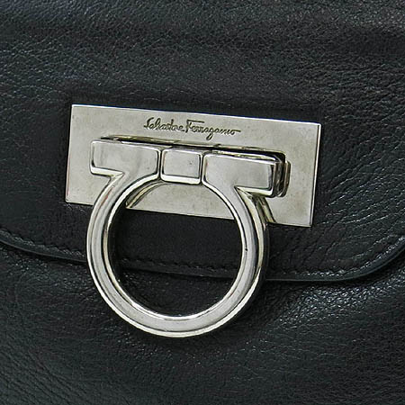 Ferragamo(��󰡸�) 21 4402 �������� ���� ��ġ�Ϸΰ� ��Ŭ ��� ��Ʈ�� �̹���3 - ���̺��� �߰���ǰ