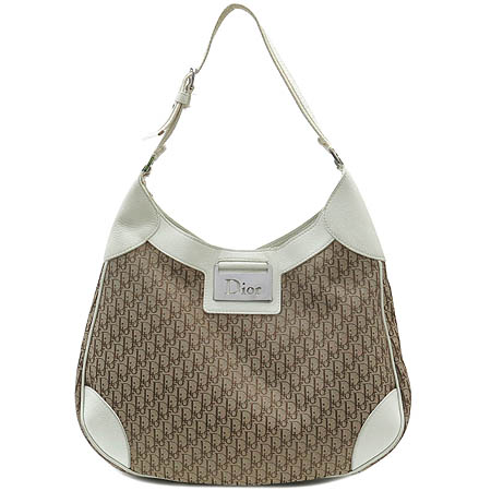 ���  �����