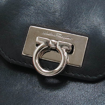Ferragamo(��󰡸�) 22 4208 �������� ���� ��ġ�Ϸΰ� 2�� ������ �̹���2 - ���̺��� �߰���ǰ