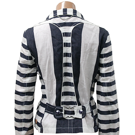Hugo Boss(�ް�����) ��Ʈ������ ���� �̹���2 - ���̺��� �߰���ǰ