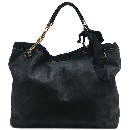 ����  �����