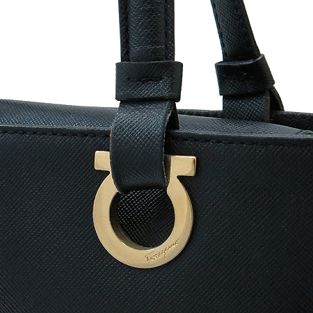 Ferragamo(��󰡸�) 21 0164 ���� ��ġ�� �ΰ� ���� ���ǾƳ� ��Ʈ�� �̹���3 - ���̺��� �߰���ǰ