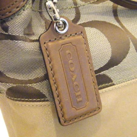 Coach(��ġ) F13362 �ñ״�ó �ڰ��� ����� �� ũ�ν��� [������û��] �̹���4 - ���̺��� �߰���ǰ
