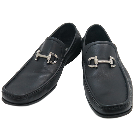 Ferragamo(󰡸)  ΰ   ̺ 