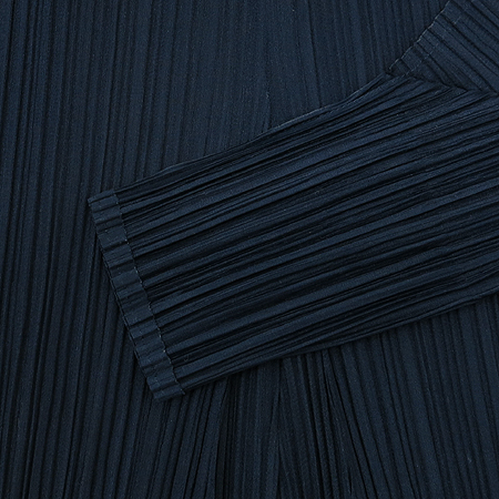PLEATS PLEASE(�ø����ø���) �� ���ǽ� �̹���3 - ���̺��� �߰���ǰ