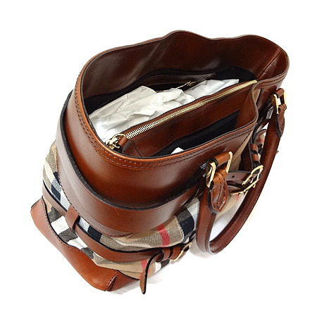 Burberry(������) 5045339955015 �Ͽ콺 üũ �к긯 ���� Ʈ���� ����� [�ϻ����] �̹���4 - ���̺��� �߰���ǰ
