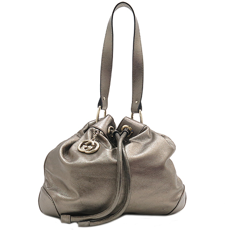 ����  �����