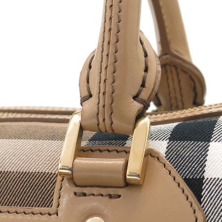 Burberry(������) 3806114 �̵�� �긮�� �Ͽ콺 üũ ��Ʈ ������ ��Ʈ�� + �����Ʈ�� [��������] �̹���3 - ���̺��� �߰���ǰ