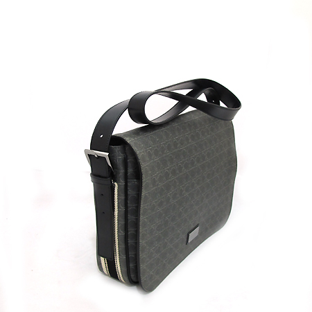 Ferragamo(��󰡸�) 24 8124 ��ġ�� �ΰ� ���� ������ ũ�ν��� �̹���3 - ���̺��� �߰���ǰ