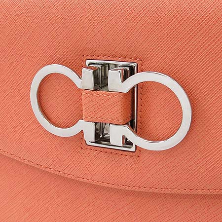 Ferragamo(��󰡸�) 21 4829 ���� ��ġ�� �ΰ� ��� ���� ��Ʈ�� �̹���3 - ���̺��� �߰���ǰ