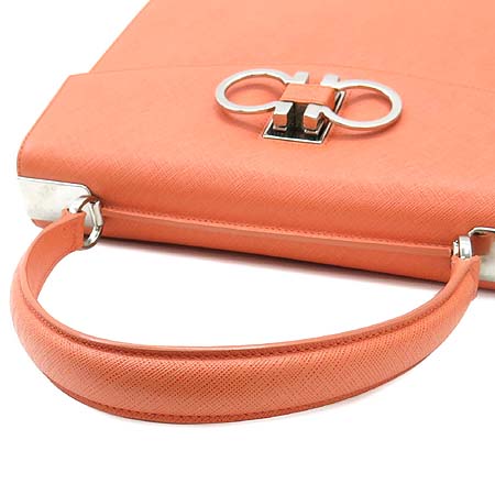 Ferragamo(��󰡸�) 21 4829 ���� ��ġ�� �ΰ� ��� ���� ��Ʈ�� �̹���5 - ���̺��� �߰���ǰ