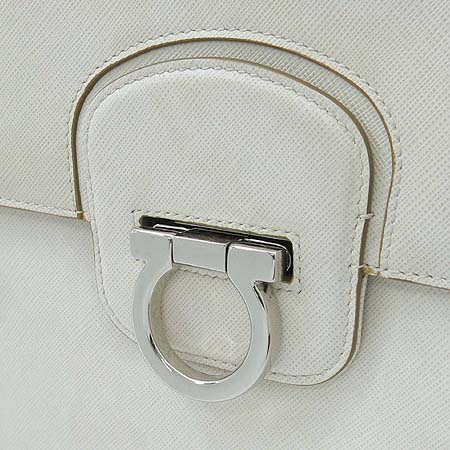 Ferragamo(��󰡸�) 21 B810 ���� ��ġ�� ���ǾƳ� ���� ��Ʈ�� [��������] �̹���4 - ���̺��� �߰���ǰ