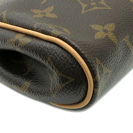 Louis Vuitton(���̺���) M95567 ���׷� ĵ���� ���� Ŭ��ġ 2WAY �̹���6 - ���̺��� �߰���ǰ