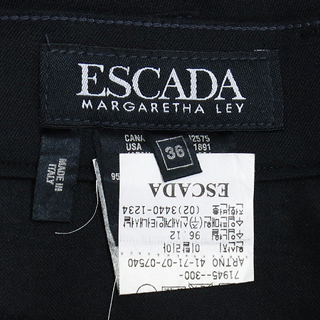 Escada(�������) ��ĿƮ �̹���4 - ���̺��� �߰���ǰ