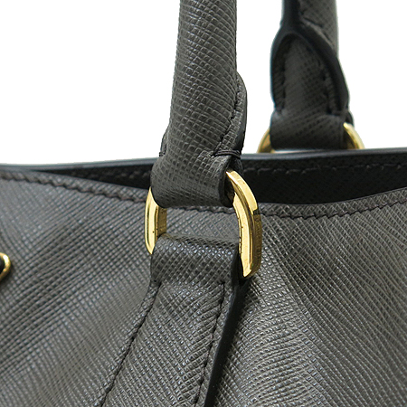 Prada(�����) BN1844 ���ǾƳ�(SAFFIANO) ���� GRAFITE ��Ʈ�� �̹���4 - ���̺��� �߰���ǰ