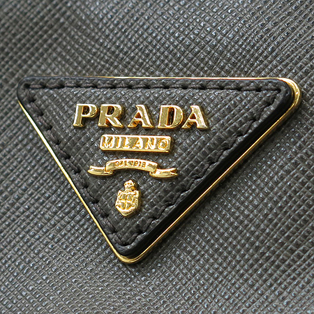 Prada(�����) BN1844 ���ǾƳ�(SAFFIANO) ���� GRAFITE ��Ʈ�� �̹���5 - ���̺��� �߰���ǰ