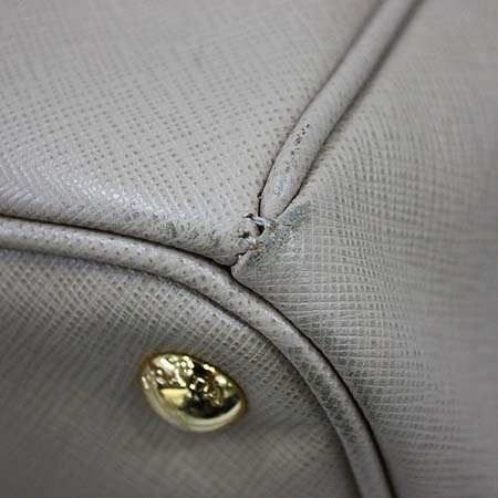 Prada(�����) BN1802 SAFFIANO LUX SABBIA ������ ���ǾƳ� ����ΰ� ��Ʈ�� [��������] �̹���5 - ���̺��� �߰���ǰ