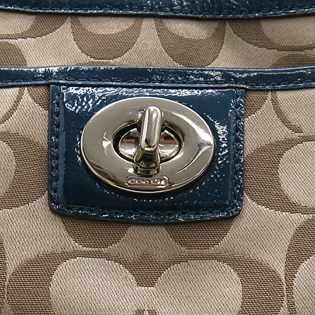 Coach(��ġ) F19259 �ñ׳��� �ڰ��� ũ�ν��� �̹���4 - ���̺��� �߰���ǰ