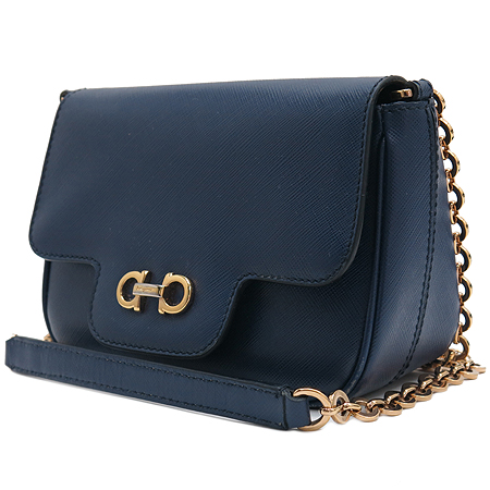 Ferragamo(��󰡸�) 21 C690 ���̺� ���ǾƳ� ���� ���� �̴� ũ�ν��� [��������] �̹���3 - ���̺��� �߰���ǰ