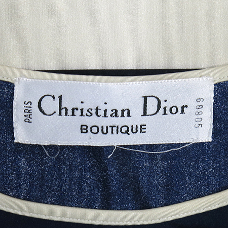Dior(ũ����î���) ��Ʈ������ ���� ���ǽ� �̹���4 - ���̺��� �߰���ǰ