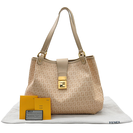 Fendi(���) 8BR661 ���� ��Ŭ FF�ΰ� ������ PVC ����� �̹���2 - ���̺��� �߰���ǰ