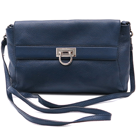 ��󰡸� ��ġ�� ����� 